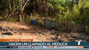 Personas aprovechan falta de seguridad para entrar a lavar en una escuela