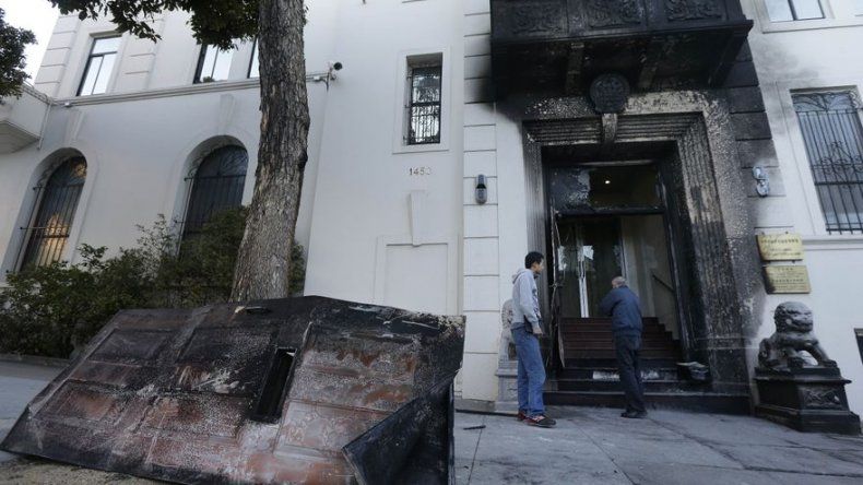 Incendio en consulado chino fue intencional, dice FBI