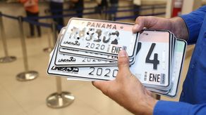 Las placas correspondientes al año 2022 ya se encuentran a disposición de los contribuyentes para su retiro. Las placas correspondientes al año 2022 ya se encuentran a disposición de los contribuyentes para su retiro.