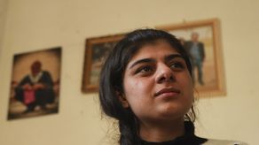 La experiencia de Roza Barakat, confirmada por funcionarios yazidis y sirios, es común entre las muchas mujeres yazidi que entraron a la adultez bajo el brutal régimen del EI.