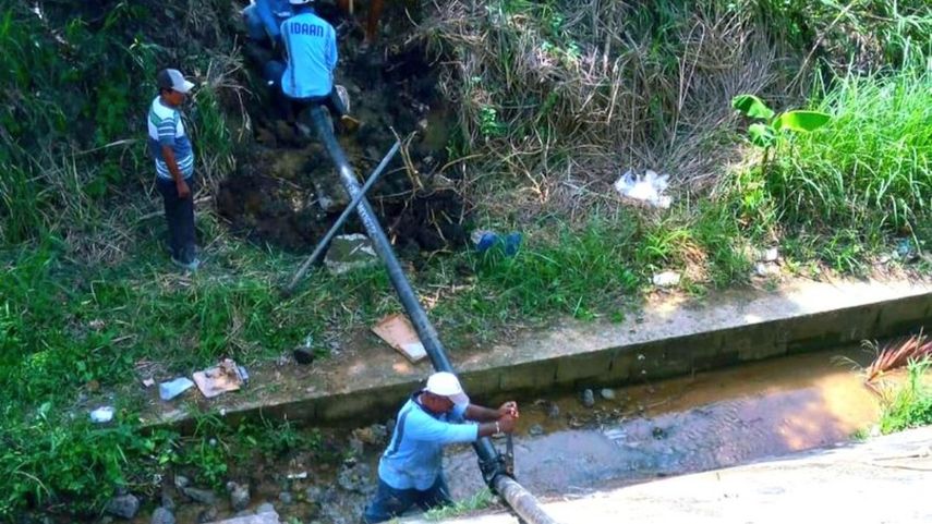 IDAAN realiza trabajo de interconexión de una línea de 12 pulgadas en Pacora