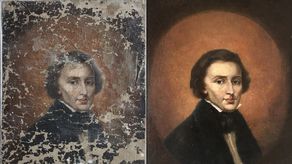 El cuadro mide 29.5 centímetros por 23.3 centímetros.