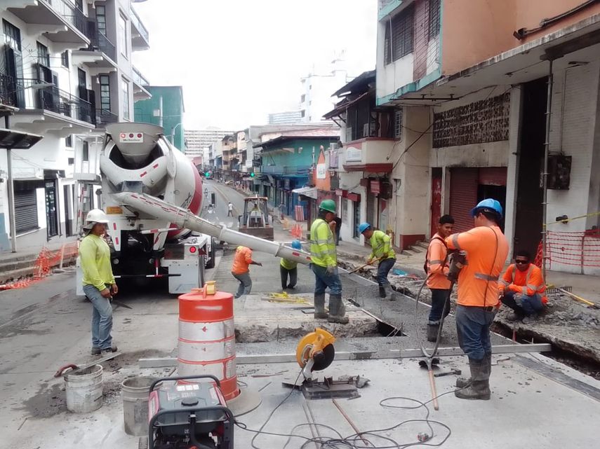 Anuncian el cierre total de la calle 44 Este de Bella Vista este domingo 2 de junioFoto: Labores en la Avenida B.