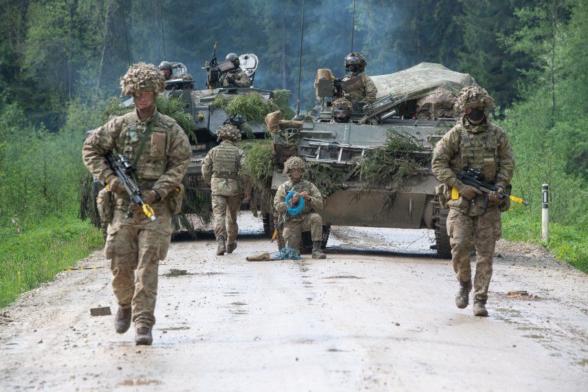 En las maniobras militares de la OTAN en Estonia hay un ejército de artilleros