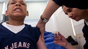 Nuevo estudio en EEUU descarta vínculo entre vacunas a niños y autismo