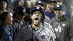 Springer da triunfo a Astros en derby jonronero ante LA