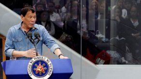Duterte ofrece casi 500 dólares por cada guerrillero comunista muerto