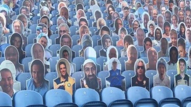 Cuelan una foto de Bin Laden en el estadio del Leeds United
