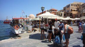 Turismo en Grecia: récord de llegadas pero inaccesible para muchos griegos