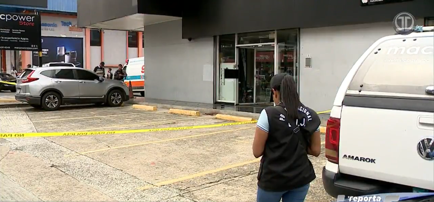 Autoridades investigan asalto en Vía Brasil.