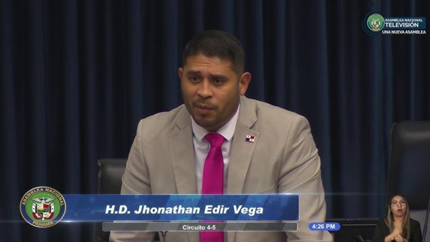 Diputado Jhonathan Vega revela que la directora de RRHH de la UNACHI mantiene a más familiares nombrados