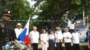 Martinelli asiste a acto protocolar junto a la Primera Dama en la Villa de Los Santos