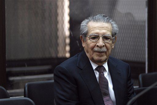 Corte ratifica amparo a general Ríos Montt
