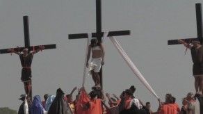 Filipinas resucita la pasión de Cristo con sangre y sudor