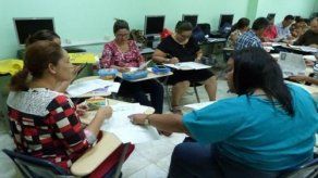 Profesores y maestros sin nombrar