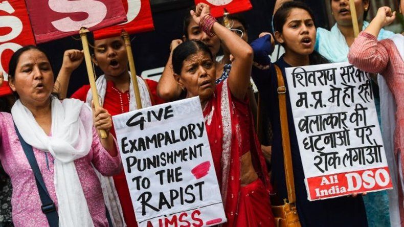 Condenan a muerte en India a los violadores de una niña de 8 años
