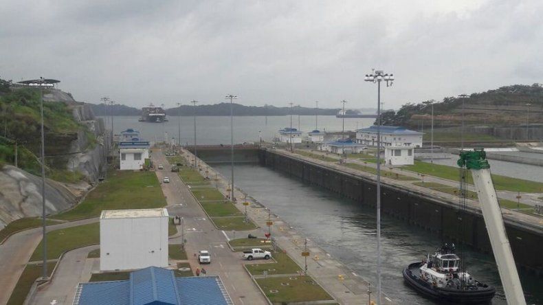 Contratiempo en tránsito 500 de buque neopanamax por el Canal Ampliado