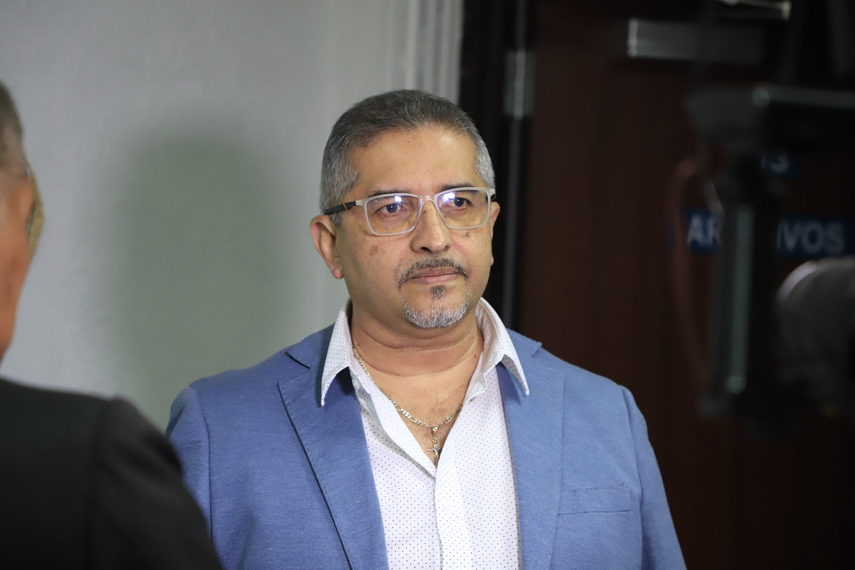 Director nacional de Servicios y Prestaciones en Salud, Dr. Gustavo Santamaría. Director nacional de Servicios y Prestaciones en Salud, Dr. Gustavo Santamaría.