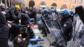 Siete heridos en manifestaciones antifascistas en Italia