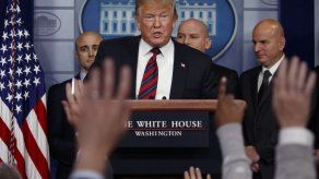 Los demócratas presionan para reabrir el gobierno