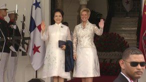 Lorena Castillo recibe a primera dama china Peng Liyuan en el Palacio de Las Garzas