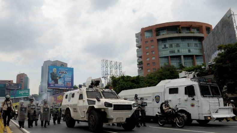 Cómo neutralizar tanquetas, recomendaciones en redes de Venezuela Protesta