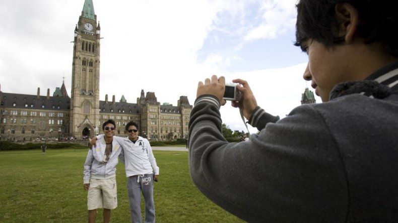 Tras victoria de Trump aumenta turismo mexicano en Canadá