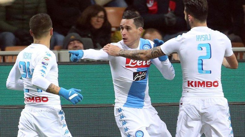 Inspirado por Maradona, Napoli supera a Milan
