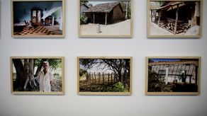 Fotografías de la muestra ¡Grítalo! Las campanas suenan por ti: Dos siglos de vida republicana en Panamá, curada por Adrienne Samos y que se exhibe hasta febrero próximo en el Centro Cultural de España en Panamá.