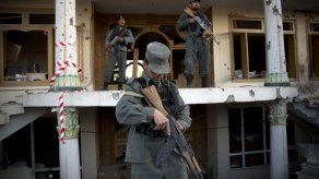 Talibán ataca oficina electoral afgana; 4 muertos