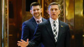 Trump ofrece puesto de asesor de seguridad nacional a general retirado Flynn