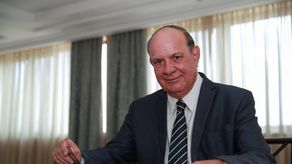 Jones Cooper cuenta con amplia experiencia en las Relaciones Internacionales y en la Comisión Calificadora de la Carrera Diplomática y Consular.