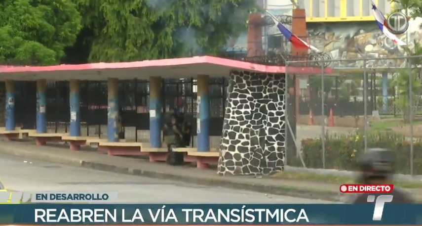 ¡AHORA! Policía Nacional reabre la vía Transístmica