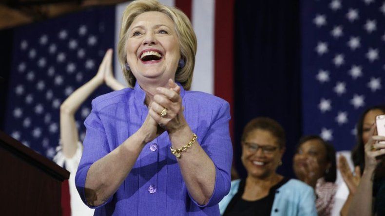 Clinton espera asegurar la candidatura demócrata el martes