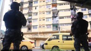 La Policía Nacional amaneció este sábado haciendo allanamientos en El Chorrillo y San Miguel.