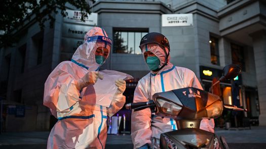 China es una de las grandes economías del mundo que sigue aplicando la llamada estrategia cero covid para erradicar el virus.