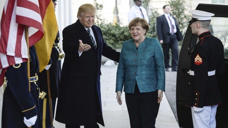 Trump recibe a Merkel en la Casa Blanca