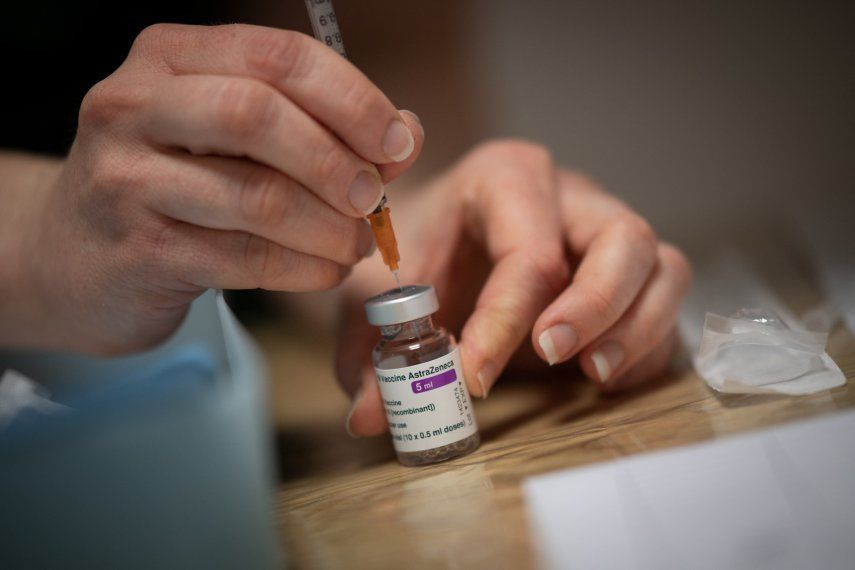 Los vacunados con AstraZeneca desde hace 4 semanas ya pueden ir por su segunda dosis.