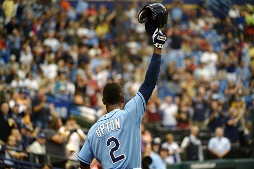 Upton pega tres jonrones en triunfo de Rays