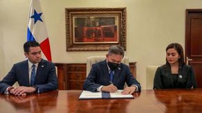 Janaina Tewaney, tomó posesión esta tarde como la nueva Ministra de Relaciones Exteriores.