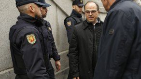 Líderes separatistas de Cataluña inician huelga de hambre