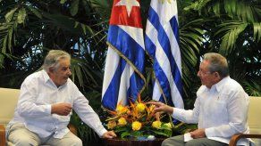 Mujica dice que Raúl Castro tiene decidido abandonar la presidencia de Cuba