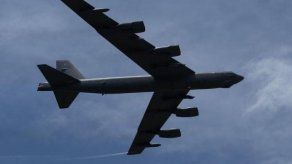 Arriban bombarderos B-52 de EEUU a base aérea en Qatar