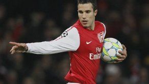 Inversionistas de Arsenal molestos por salida de Van Persie