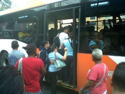 Alcaldía estudia implementar buses en rutas internas