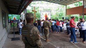 Cruz Peregrina llega al Seminario Mayor San José y culmina ruta semanal