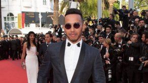 Lewis Hamilton debuta como estrella del pop bajo el pseudónimo XNDA
