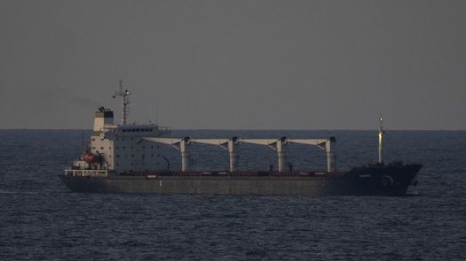 El buque estaba fondeado ante la costa de Estambul, en Turquía cerca de la desembocadura del estrecho de Bósforo, que conecta el Mar Negro con el Mar de Mármara y con el Mar Egeo.