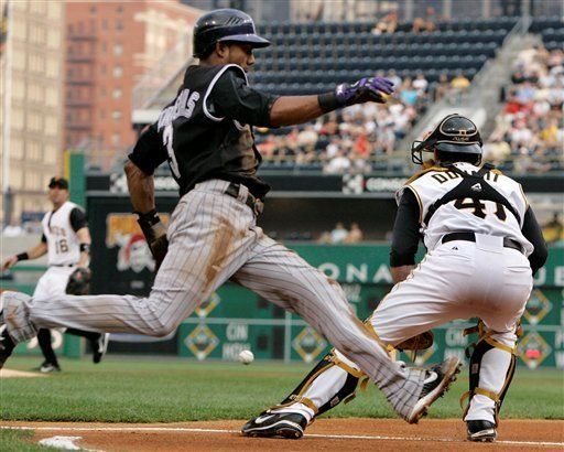 Rivas remolca tres carreras; Piratas 6, Rockies 4
