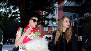St. Vincent y Cara Delevingne siguen siendo grandes amigas